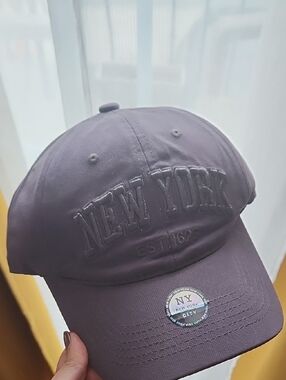New York Embroidered Baseball Cap - Gray